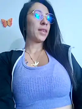 Snapshot of VALERY-03_ chatting on 09/15/25, 12:05 VALERY-03 online show from 09/15/25, 12:05