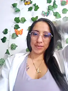 Snapshot of VALERY-03_ chatting on 09/20/25, 12:06 VALERY-03 online show from 09/20/25, 12:06