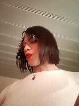 Snapshot of giuliana_andrade chatting on 12/19/24, 02:02 giuliana andrade online show from 12/19/24, 02:02