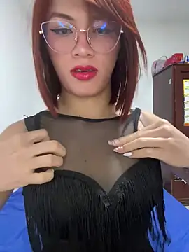 Snapshot of giuliana_andrade chatting on 03/06/25, 03:02 giuliana andrade online show from 03/06/25, 03:02