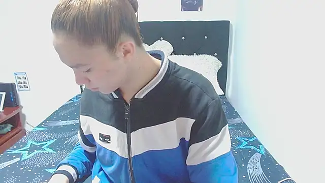 Snapshot of giuliana_andrade chatting on 11/08/25, 01:06 giuliana andrade online show from 11/08/25, 01:06