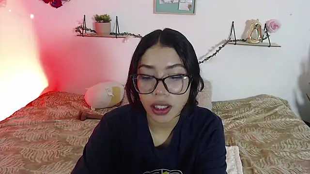 Snapshot of AmberJeong chatting on 01/12/25, 01:00 AmberJeong online show from 01/12/25, 01:00