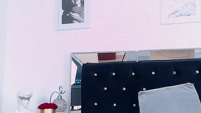 Snapshot of ZikaruRichie chatting on 01/09/25, 01:24 ZikaruRichie online show from 01/09/25, 01:24
