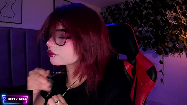 Kitty Gang online show from 11/08/25, 02:12