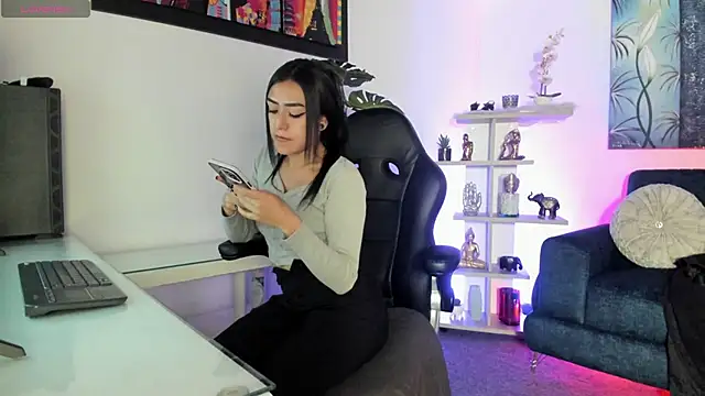 Snapshot of BaphyBaby chatting on 03/17/25, 01:24 BaphyBaby online show from 03/17/25, 01:24