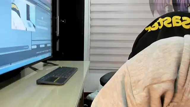 Snapshot of BaphyBaby chatting on 10/14/25, 12:28 BaphyBaby online show from 10/14/25, 12:28