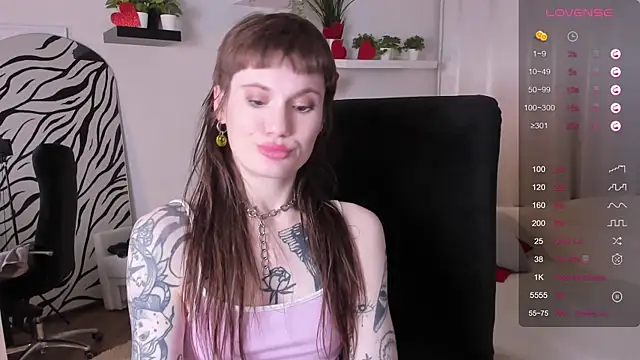 Snapshot of Fog_Foggy_Love chatting on 02/28/25, 03:48 Fog Foggy Love online show from 02/28/25, 03:48