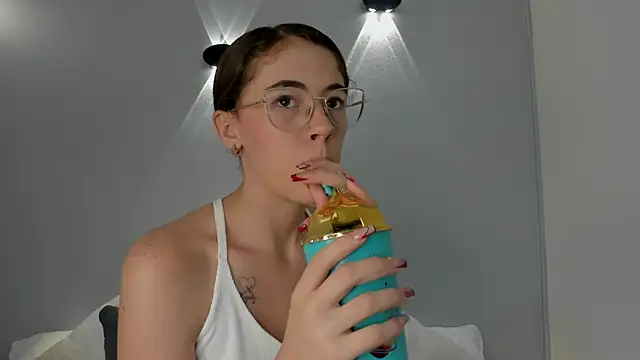 yulievans online show from 02/04/25, 05:23
