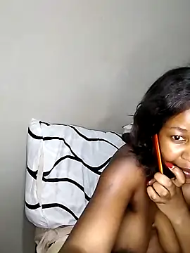 Snapshot of queenbboobs chatting on 01/08/25, 09:55 queenbboobs online show from 01/08/25, 09:55