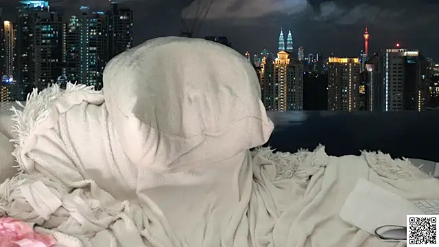 Snapshot of Lexi_hugges chatting on 10/24/25, 05:04 Lexi hugges online show from 10/24/25, 05:04