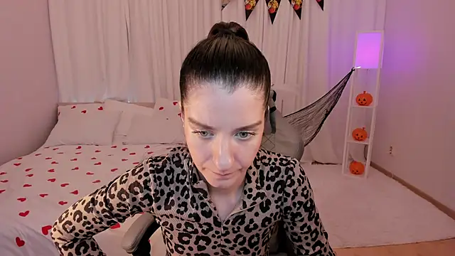 Snapshot of helentasty chatting on 10/30/25, 03:41 helentasty online show from 10/30/25, 03:41