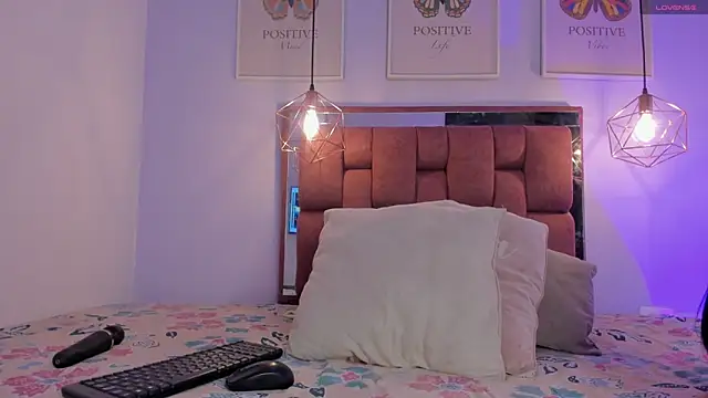 kristakinnky online show from 09/26/25, 01:26