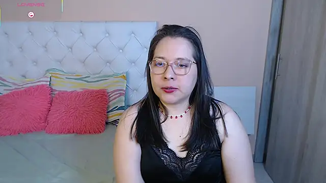 May Carlier online show from 11/26/25, 12:00