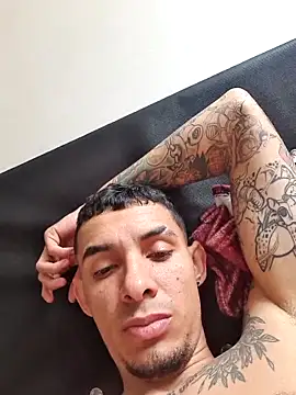 Snapshot of dan_ca chatting on 11/30/25, 06:12 dan ca online show from 11/30/25, 06:12