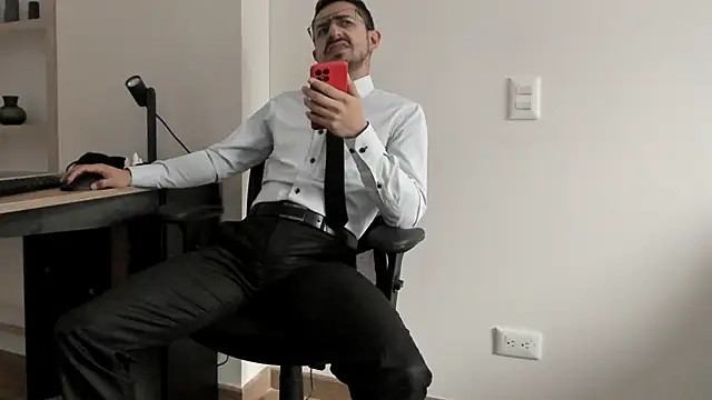 pablo-rincon95 online show from 12/28/24, 01:49