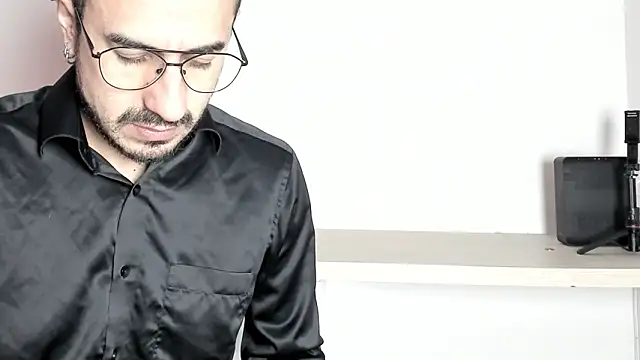 pablo-rincon95 online show from 12/31/24, 02:03