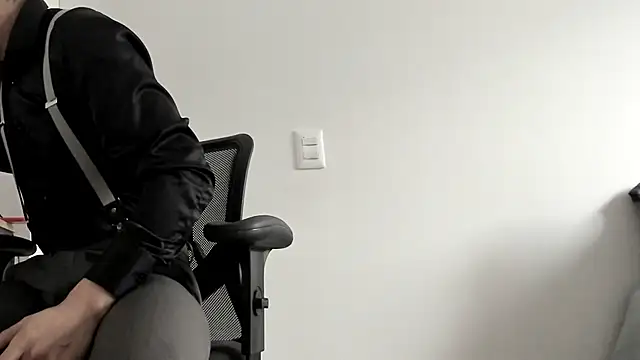 pablo-rincon95 online show from 01/06/25, 03:40