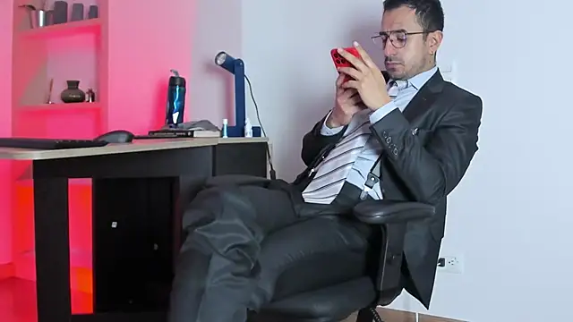 pablo-rincon95 online show from 02/13/25, 02:42