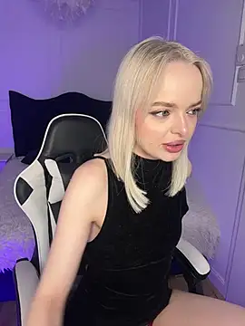 Snapshot of horny_blondiee chatting on 03/22/25, 08:29 horny blondiee online show from 03/22/25, 08:29
