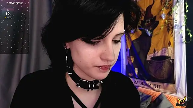 Snapshot of dark_vamp_ chatting on 12/16/24, 03:19 dark vamp online show from 12/16/24, 03:19