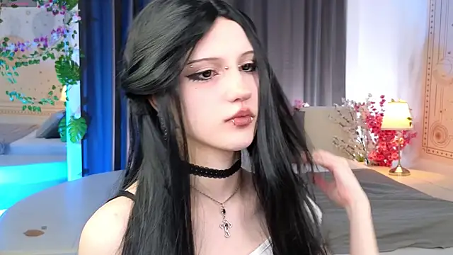 Snapshot of dark_vamp_ chatting on 03/04/25, 01:17 dark vamp online show from 03/04/25, 01:17