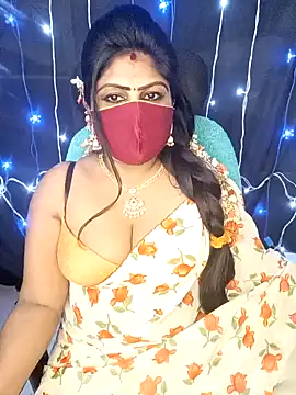 Snapshot of honey-sexy chatting on 12/08/24, 10:41 honey-sexy online show from 12/08/24, 10:41