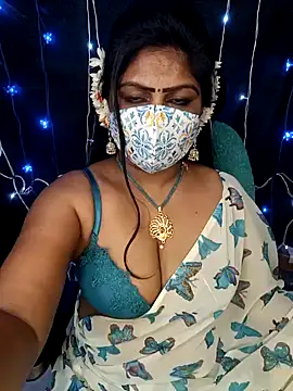 Snapshot of honey-sexy chatting on 12/11/24, 01:39 honey-sexy online show from 12/11/24, 01:39