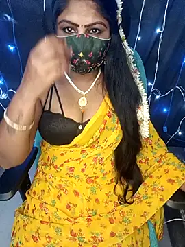 Snapshot of honey-sexy chatting on 12/13/24, 11:45 honey-sexy online show from 12/13/24, 11:45