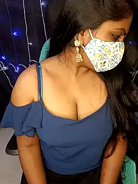Snapshot of honey-sexy chatting on 01/05/25, 01:58 honey-sexy online show from 01/05/25, 01:58