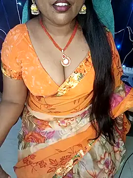 Snapshot of honey-sexy chatting on 01/08/25, 01:31 honey-sexy online show from 01/08/25, 01:31