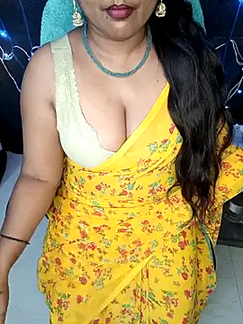 Snapshot of honey-sexy chatting on 01/28/25, 08:36 honey-sexy online show from 01/28/25, 08:36