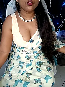 Snapshot of honey-sexy chatting on 02/11/25, 09:42 honey-sexy online show from 02/11/25, 09:42