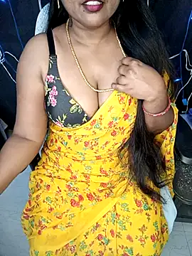 Snapshot of honey-sexy chatting on 02/17/25, 06:20 honey-sexy online show from 02/17/25, 06:20