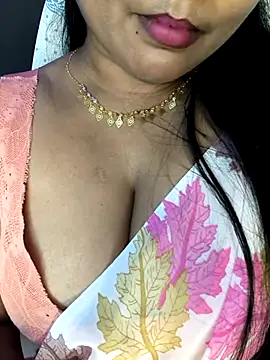 Snapshot of honey-sexy chatting on 03/11/25, 11:33 honey-sexy online show from 03/11/25, 11:33