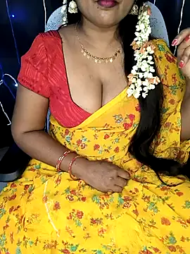 Snapshot of honey-sexy chatting on 03/15/25, 10:13 honey-sexy online show from 03/15/25, 10:13