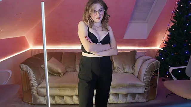 Inessa Song online show from 12/30/24, 03:47