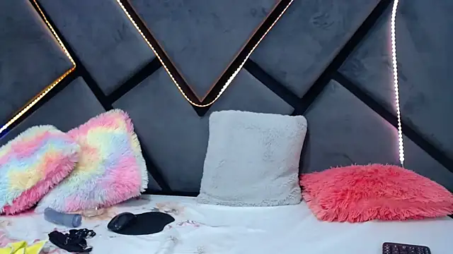 Snapshot of GabrielaDurann chatting on 01/30/25, 10:30 GabrielaDurann online show from 01/30/25, 10:30