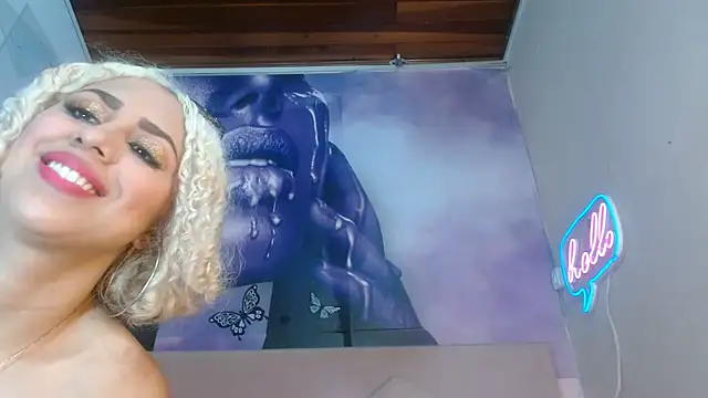 Snapshot of Lucy_White__ chatting on 01/02/25, 05:46 Lucy White online show from 01/02/25, 05:46