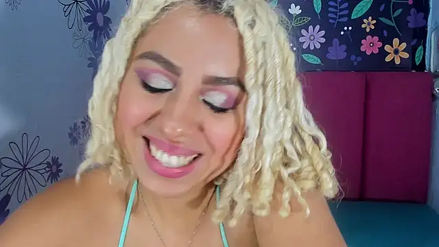 Lucy White   online show from 10/15/25, 08:42