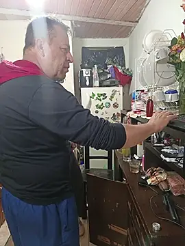 Snapshot of ZuriandAlex chatting on 11/14/25, 11:53 ZuriandAlex online show from 11/14/25, 11:53