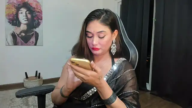 Snapshot of GoddessAnna chatting on 12/11/24, 05:37 GoddessAnna online show from 12/11/24, 05:37