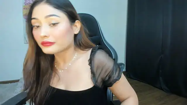 Snapshot of GoddessAnna chatting on 02/13/25, 04:50 GoddessAnna online show from 02/13/25, 04:50