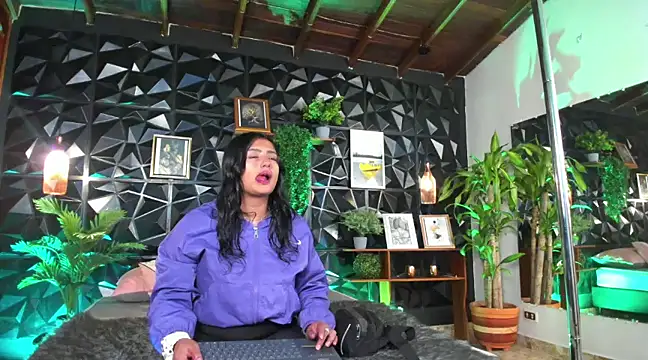 Snapshot of karla_999 chatting on 03/19/25, 12:15 karla 999 online show from 03/19/25, 12:15