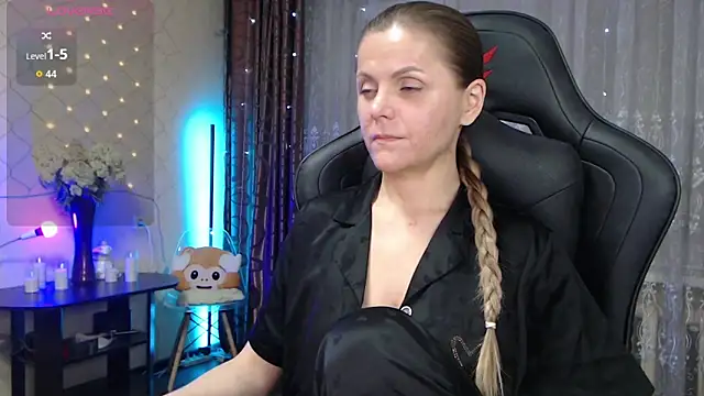 JessieOMays online show from 10/28/25, 12:09