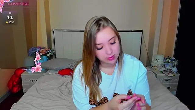 AlexissM online show from 11/12/25, 03:12