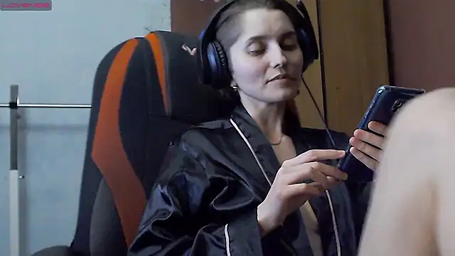 womanstrong78 online show from 03/06/25, 08:16