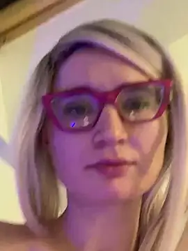 Snapshot of Charlotteeroseee chatting on 02/02/25, 06:20 Charlotteeroseee online show from 02/02/25, 06:20