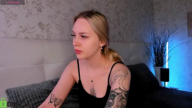 Carol  Cox online show from 10/20/25, 10:43