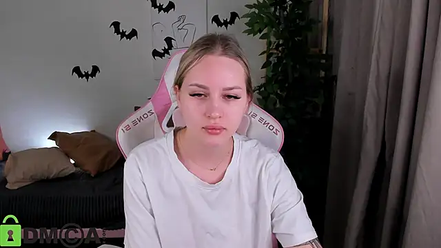 Carol  Cox online show from 10/31/25, 09:38