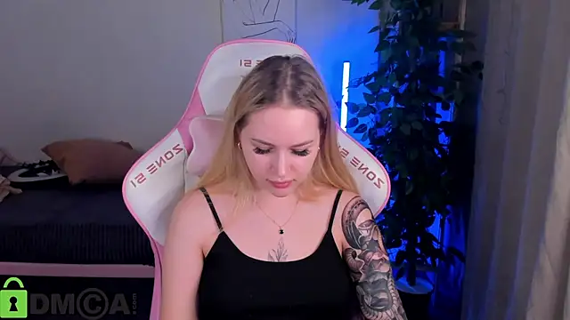 Carol  Cox online show from 11/02/25, 10:45